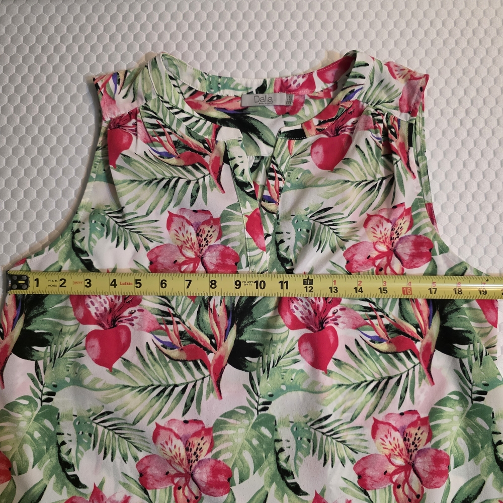 Dalia Tropical Floral Sleeveless Top Women's 10/12 Pink Green Resort EUC - Picture 4 of 7